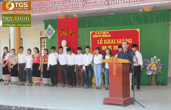 Luật sư Hoàng Thanh Bình – UVBTV Liên đoàn luật sư Việt Nam, Chủ nhiệm Đoàn luật sư tỉnh Nghệ An phát biểu tại lễ khai giảng
